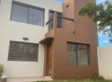 Casa de 4 ambientes, Córdoba · Alquiler Duplex 2 Dorm con Escritorio B° Lomas del Chateau.
