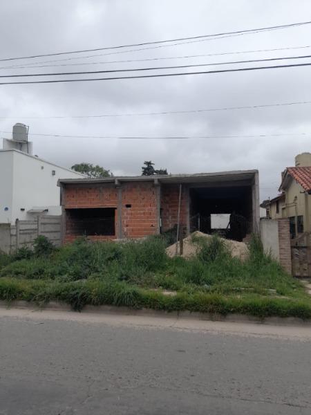 Lote en Venta! Scaglia al 6000. Lote de 10 x 24 con una construcción a terminar