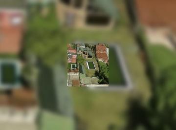 Casa de 4 ambientes, La Matanza · Casi 1.000 m² de Terreno Urbano Propio | Doble Lote | Casa, Parque y Piscina Exclusiva Ubicacion