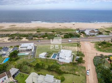 Foto1 · Venta de Espectacular Lote en Primera Linea Montoya - Ref: Pbi12523