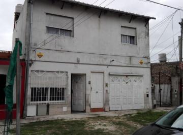 Casa · 76m² · 5 Ambientes · 1 Cochera · Venta - Casa - Cochabamna 6080 - Belgrano - Rosario
