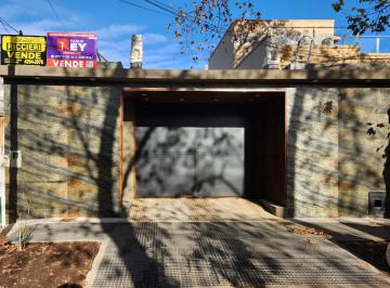 Casa de 5 ambientes, Almirante Brown · Casa Moderna a Estrenar en Venta en Adrogue a Estrenar!