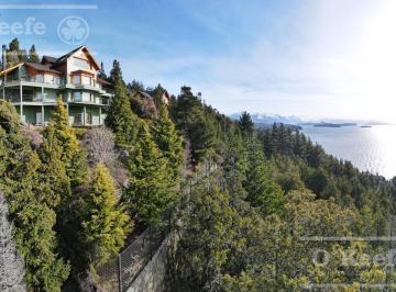 Casa · 560m² · 8 Ambientes · 2 Cocheras · Casa en Venta de 8 Ambientes en Bariloche con Excelente Vista Al Lago