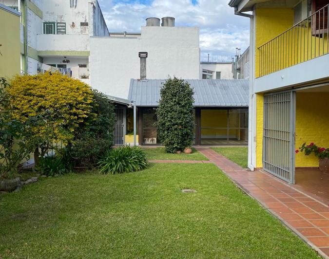 Casa · 297m² · 6 Ambientes · 1 Cochera