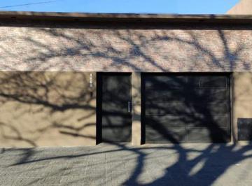Casa · 200m² · 5 Ambientes · Casa - Lomas de Zamora Oeste