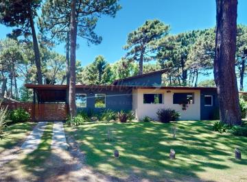 Casa · 240m² · 3 Ambientes · 1 Cochera · Casa en Venta - Pinamar