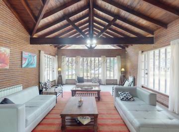 Casa · 211m² · 5 Ambientes · 1 Cochera · Casa en Venta - Pinamar