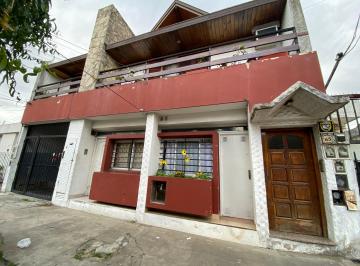 Departamento de 5 ambientes, Lomas de Zamora · Departamento 2 Dorm., Varios Ambientes en Primer Piso. Banfield