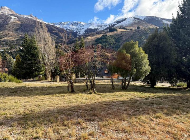 Casa · 300m² · 7 Ambientes · 1 Cochera