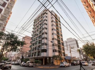 Departamento de 4 ambientes, Lanús · Venta Directa Departamento 4 Amb. C/patio, Balcón y Cochera - Excelente Estado