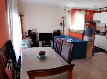 Casa · 50m² · 2 Ambientes · Venta de Duplex 2 Ambientes con Cochera en Villa Dominico