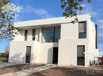 Casa · 250ha · 5 Ambientes · Casa en Venta en El Cantón Islas, El Cantón, Escobar