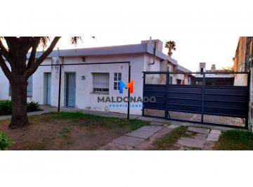 Local comercial · 197m² · 5 Ambientes · 1 Cochera · Casa en Venta en Barrio Marques de Sobremonte