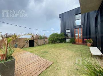 Casa · 200m² · 4 Ambientes · Venta - Casa de 3 Dorm. y 4 Baños en La Barra Punta del Este Sho