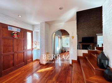 Casa · 278m² · 5 Ambientes · 5 Cocheras · Casa en Venta Lote Central de 806,92 m² en Barrio Village Golf & Tennis Cc Pilar