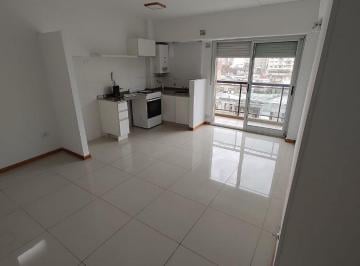Departamento · 40m² · 2 Ambientes · Dpto 1 Dormitorio. Balcon Al Frente. Zona Centro. Cochera