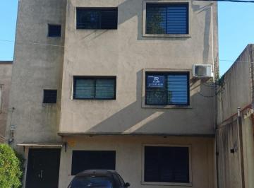 Departamento de 4 ambientes, Almirante Brown · Excelente Departamento! en Venta 4 Amb en Adrogue. Apto Credito