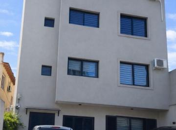 Departamento de 4 ambientes, Almirante Brown · Excelente Departamento! en Venta 4 Amb en Adrogue. Apto Credito