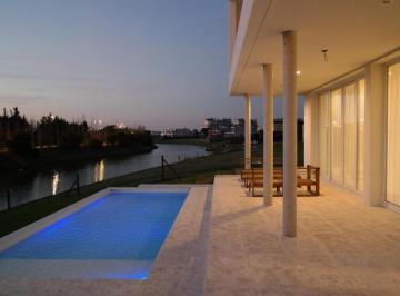 Casa · 940m² · 4 Ambientes · 2 Cocheras · Venta y Alquiler en El Golf, Nordelta