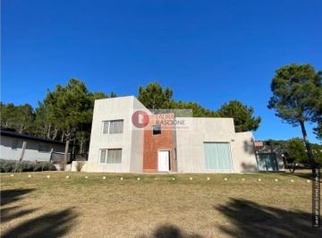 Casa · 250m² · 4 Dormitorios · Hermosa Casa en Pinamar