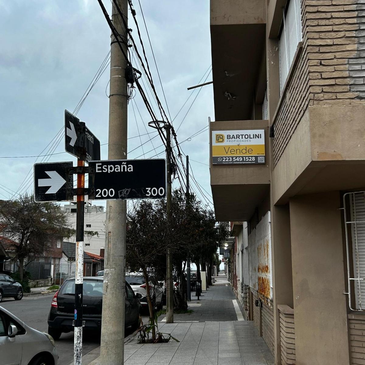 Departamento 3 amb en Venta! España 300, 1° piso por escalera