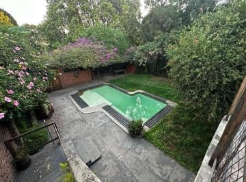 Casa · 230m² · 6 Ambientes · 2 Cocheras · Casa en Temperley Este