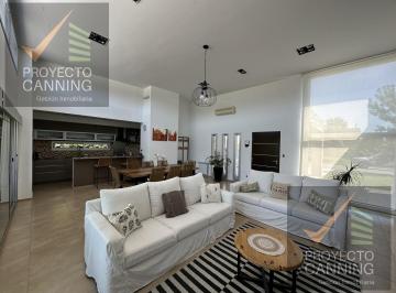 Casa · 141m² · 4 Ambientes · 2 Cocheras · Casa en Venta Barrio Santa Juana Canning