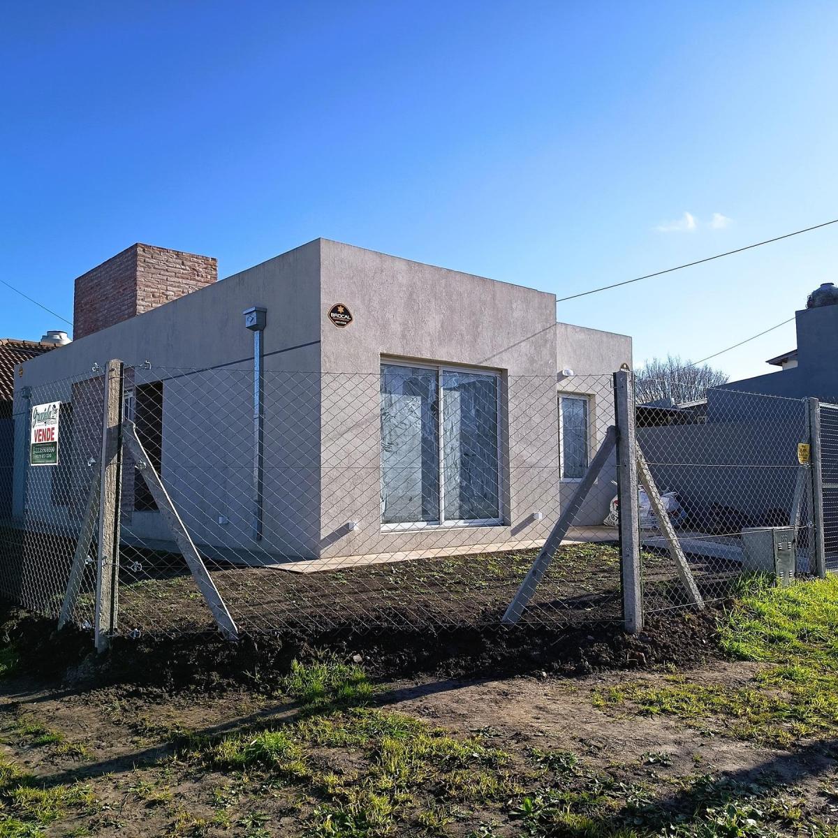 En venta casa 3 amb, A estrenar, edtilo moderno, A 6 cuadras de la costa – apto credito, oportunidad!