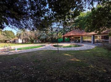 Casa · 276m² · 5 Ambientes · 3 Cocheras · Venta Casa Quinta Burzaco con Piscina y Parque