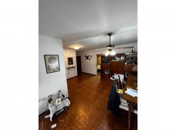 Departamento · 83m² · 5 Ambientes · Departamento de 3 Dorm. - Excelente Ubicación