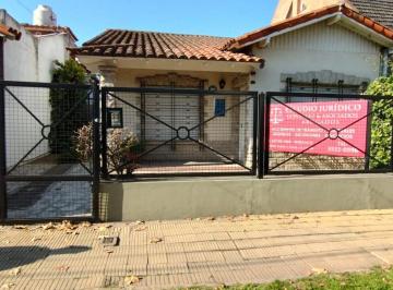 Casa de 5 ambientes, Almirante Brown · Venta de Casa en Burzaco: Centrico. Inmejorable Ubicacacion, con Entrada de Auto
