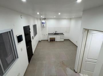 Casa · 60m² · 3 Ambientes · 1 Cochera · Moderno Duplex 3 Amb C/cochera en Banfield!