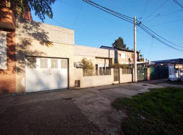 Casa · 190m² · 3 Ambientes · 1 Cochera · Casa en Venta Zona Norte!