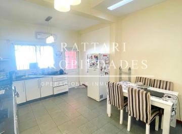 Casa de 5 ambientes, Morón · Venta Casa 5 Ambientes con Parque y Piscina en Haedo. Excelente Propiedad