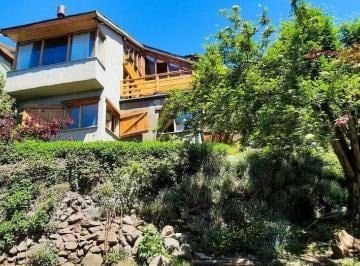 Casa · 212m² · 7 Ambientes · 1 Cochera · Casa en Venta Barrio Las Margaritas