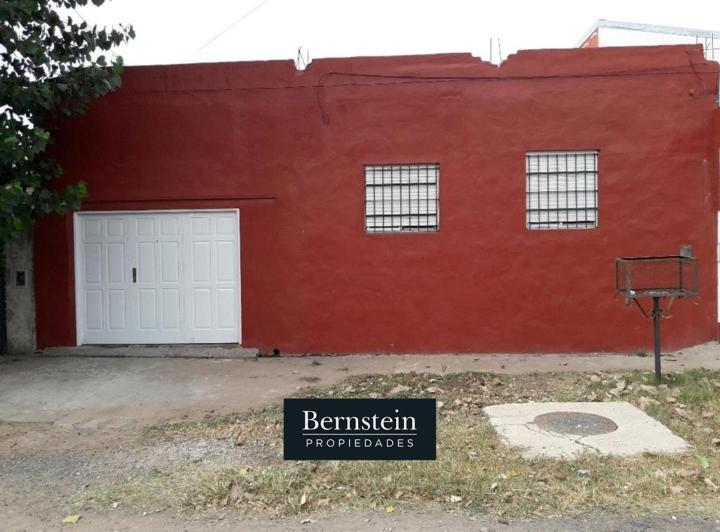 Casa · 100m² · 2 Ambientes · 2 Cocheras