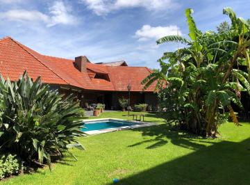 Casa · 551m² · 8 Ambientes · 4 Cocheras · Casa en Lomas de Zamora Oeste