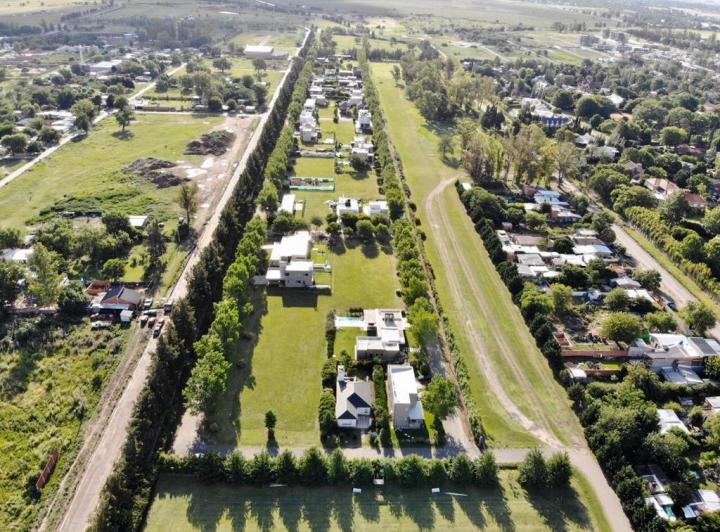 Terreno · 830m²