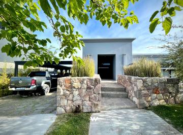 Casa de 3 ambientes, Luján de Cuyo · Casa de 3 Habitaciones con Vistas a Cerros y Valle - Barrio Laderas