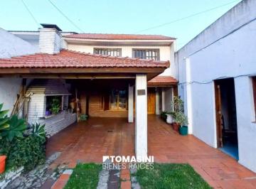 Casa · 190m² · 4 Ambientes · Chalet de 4 Ambientes + Local con Losa