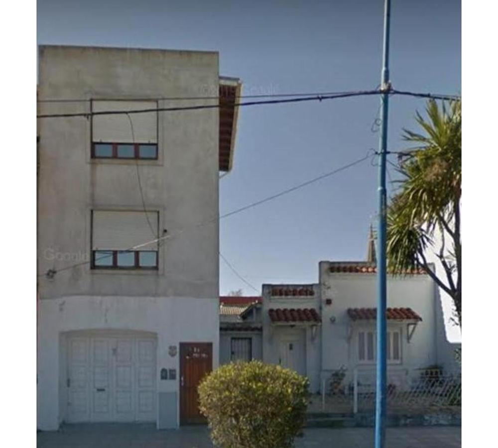 Casa de 4 amb, 321m² sobre lote de 337m² — Avenida Jara
