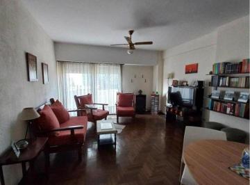 Departamento · 65m² · 3 Ambientes · Departamento de Tres Ambientes con Balcon a La Calle