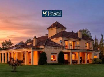 Casa · 680m² · 8 Ambientes · 1 Cochera · Excelente Casa de 580 m² en El Haras Argentino Farm Club de Luján