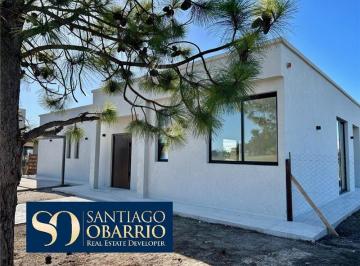 Casa · 200m² · 5 Ambientes · 2 Cocheras · Casa en Venta de Categoría Sobre Uno de Los Mejores Lotes de Medal Pilar
