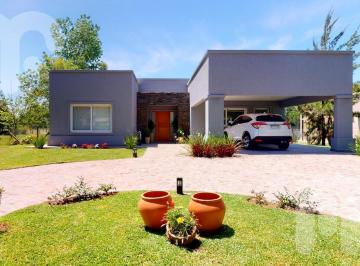 Casa · 160m² · 5 Ambientes · 2 Cocheras · Venta Casa de 3 Dorm. en Miralagos