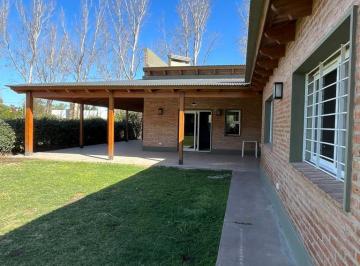 Casa · 176m² · 7 Ambientes · 4 Cocheras · Casa en Venta | Las Araucarias S/n