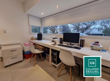 Casa de 6 ambientes, Villa Allende · San Isidro – Casa en Venta de 3 Dorm. + Escritorio + Cuarto Huesped