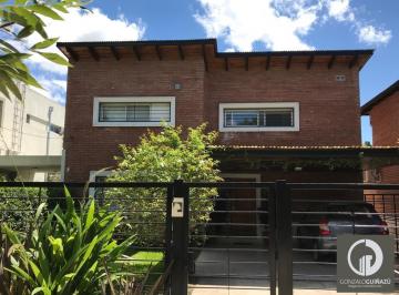 Casa · 178m² · 5 Ambientes · 2 Cocheras · Casa en Venta - 3 Dorm. - San Eduardo