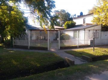 Casa · 70m² · 2 Dormitorios · 1 Cochera · Casa - Francisco Alvarez