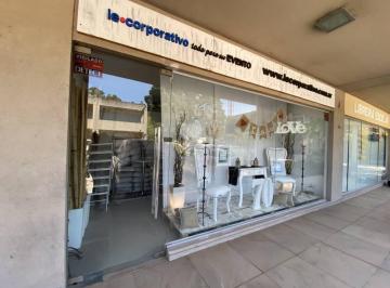 Local comercial · 35m² · 1 Cochera · Local - Tortugas I y II